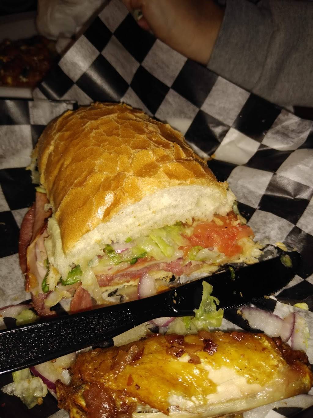 Caliente Pizza and Draft House | restaurant | 2125 Mosside Blvd, Monroeville, PA 15146, USA | 4124578777 OR +1 412-457-8777