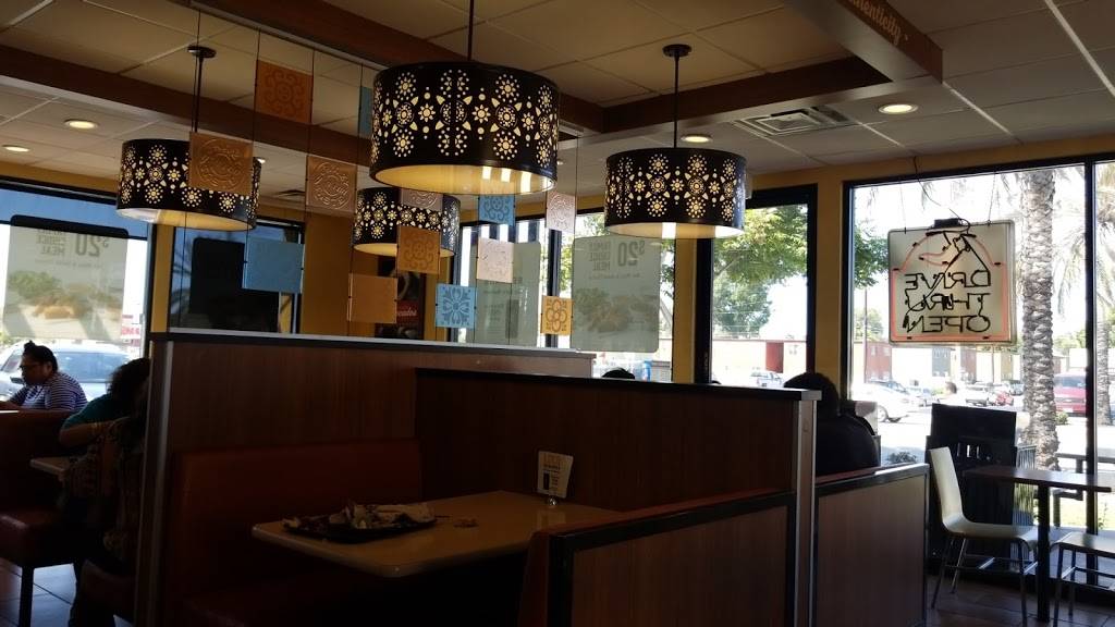 El Pollo Loco | restaurant | 666 H St, Chula Vista, CA 91910, USA | 6194769325 OR +1 619-476-9325