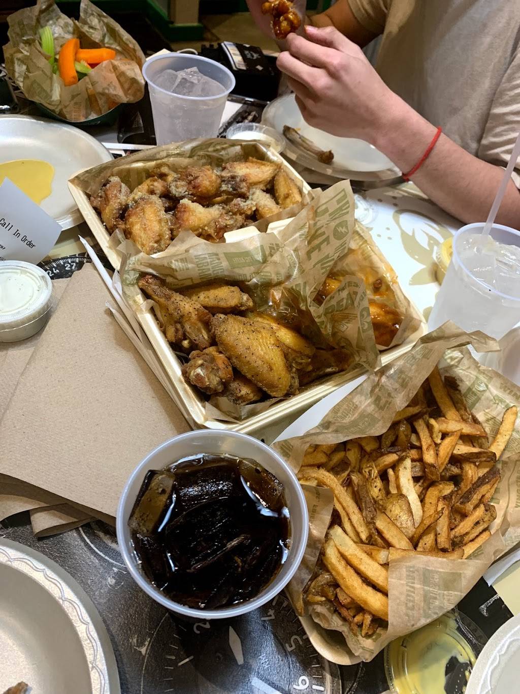 Wingstop | restaurant | 1701 W Parmer Ln Ste 104, Austin, TX 78727, USA | 5129779464 OR +1 512-977-9464