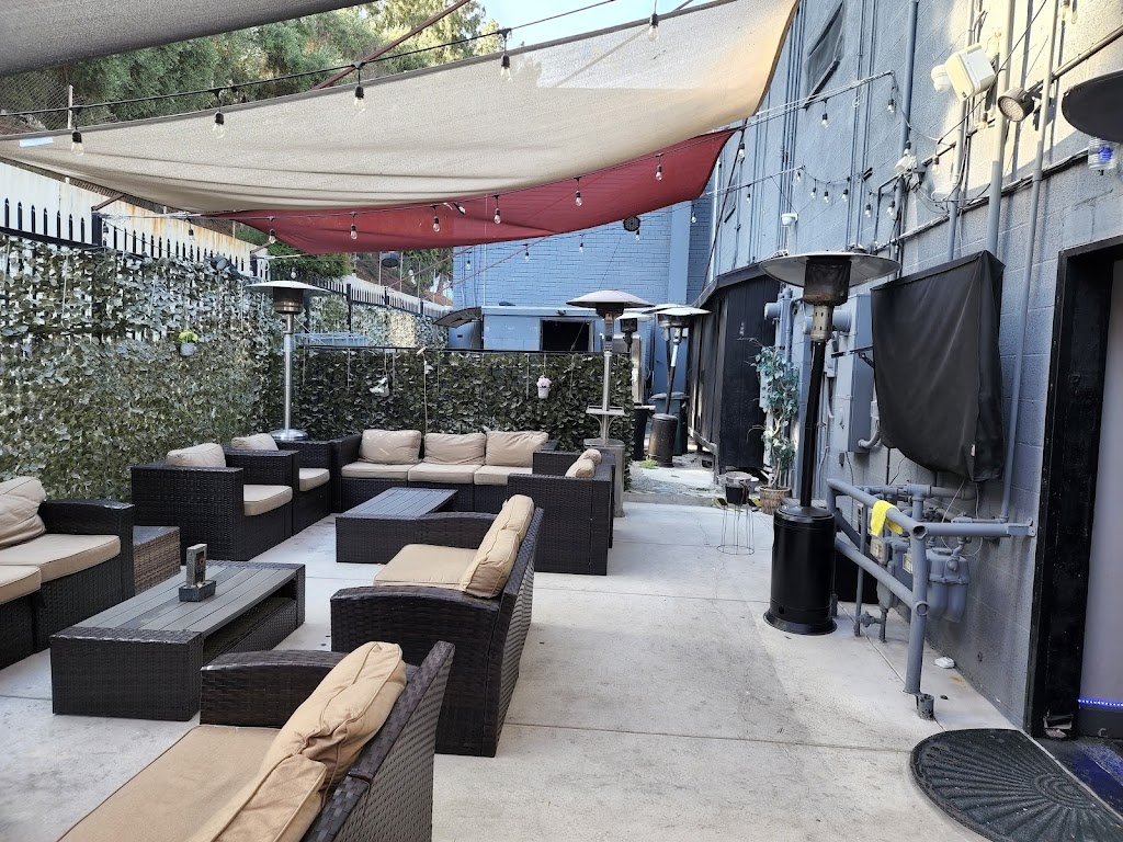 BLUE LOUNGE | cafe | 1551 N Vermont Ave, Los Angeles, CA 90027, USA | 3235777797 OR +1 323-577-7797