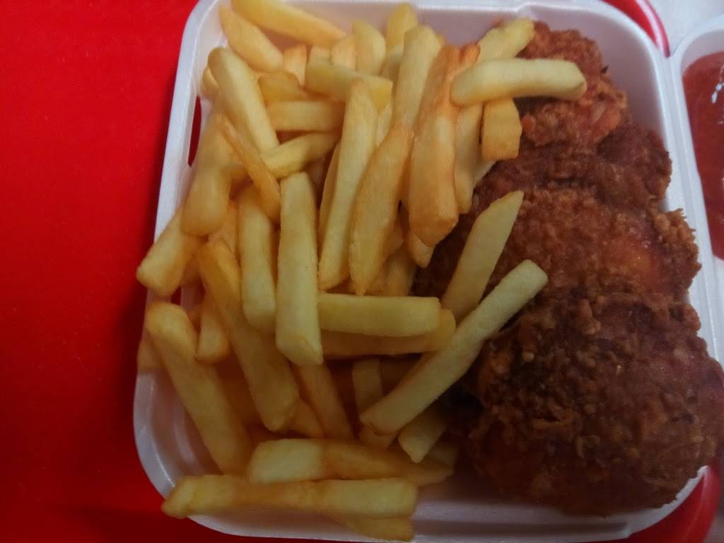 Songs Chicken | restaurant | 10 N Calvert St # 142, Baltimore, MD 21202, USA | 4105470800 OR +1 410-547-0800