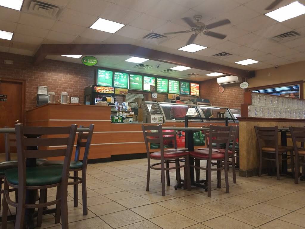 Subway | restaurant | 700 N Lake Park Blvd, Carolina Beach, NC 28428, USA | 9104583809 OR +1 910-458-3809