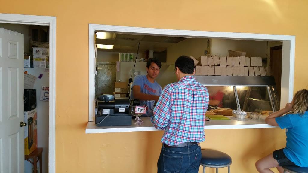 Champion Burritos To Go | restaurant | 2028 Swift St, North Kansas City, MO 64116, USA | 8164214699 OR +1 816-421-4699