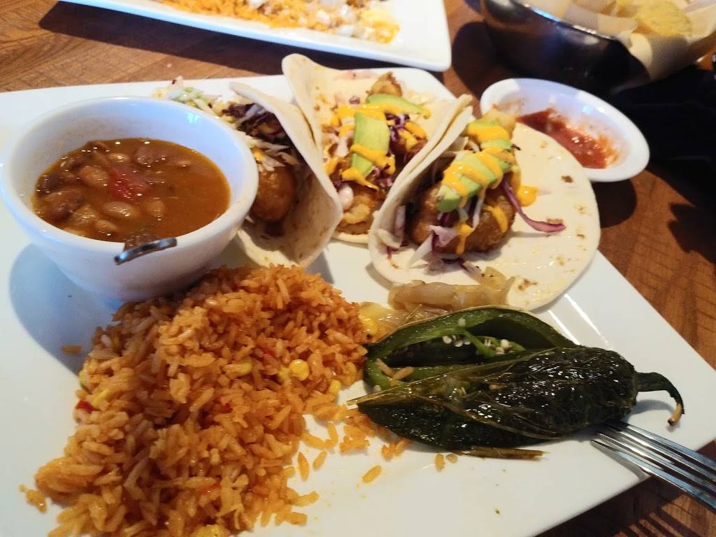 Los Compadres Cantina | restaurant | 320 S Oak St, Roanoke, TX 76262, USA | 6822377867 OR +1 682-237-7867