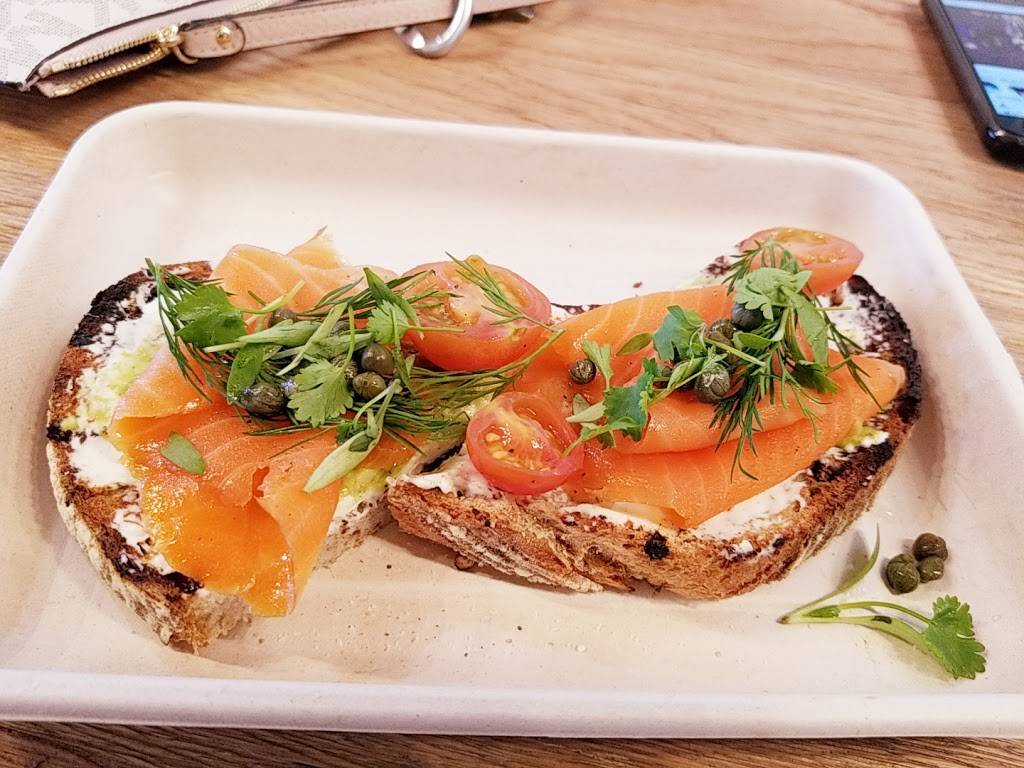 Two Guns Espresso | cafe | 350 N Sepulveda Blvd, Manhattan Beach, CA 90266, USA | 3103182537 OR +1 310-318-2537