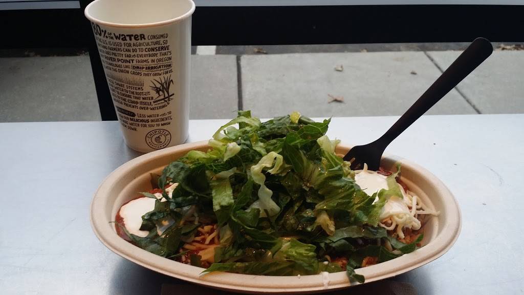 Chipotle Mexican Grill | restaurant | 2388 S Oneida St Ste 300, Ashwaubenon, WI 54304, USA | 9204970216 OR +1 920-497-0216