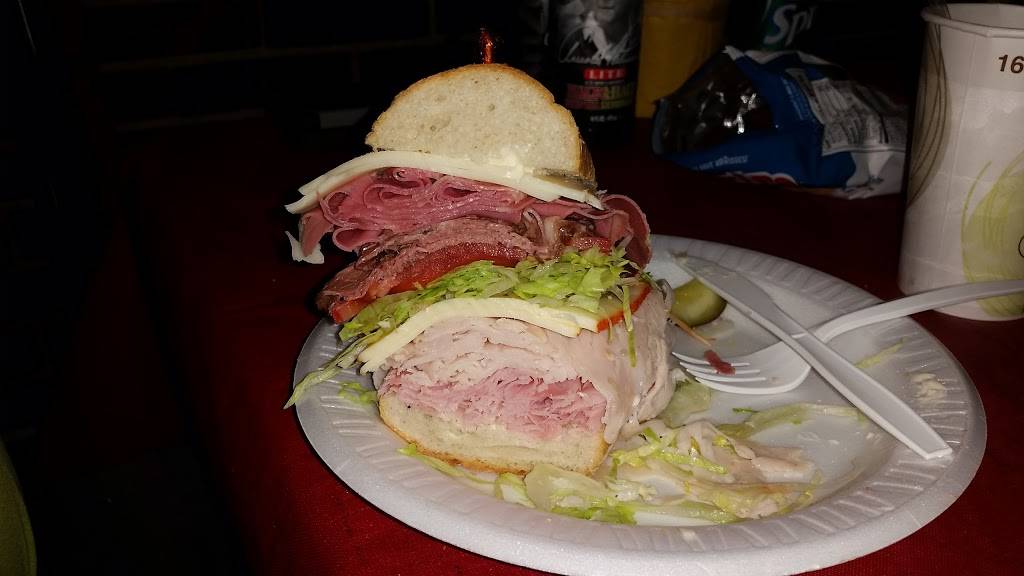 Showtime Eatery | meal takeaway | 114 W Main St, Barrington, IL 60010, USA | 2245172055 OR +1 224-517-2055