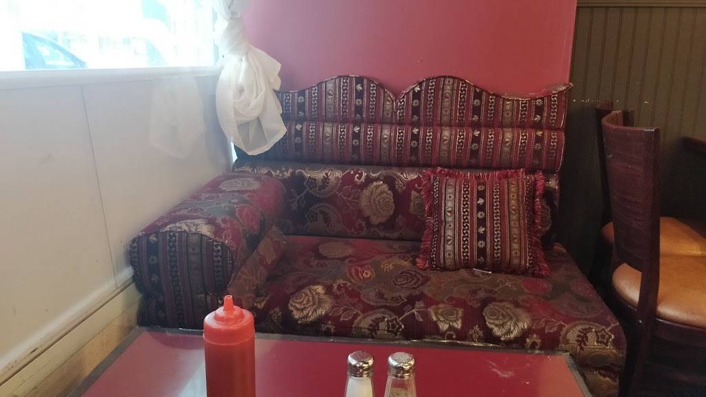 SHAWARMA KING | restaurant | 5241 The Ave, Seattle, WA 98105, USA | 2069132735 OR +1 206-913-2735