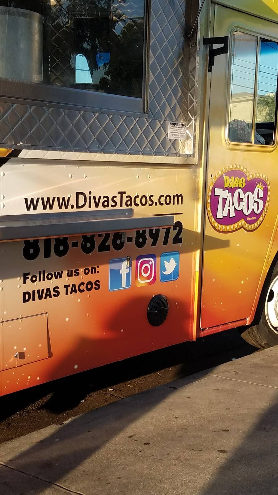 Divas Tacos | restaurant | 14439 Vanowen St, Van Nuys, CA 91405, USA | 8188268972 OR +1 818-826-8972