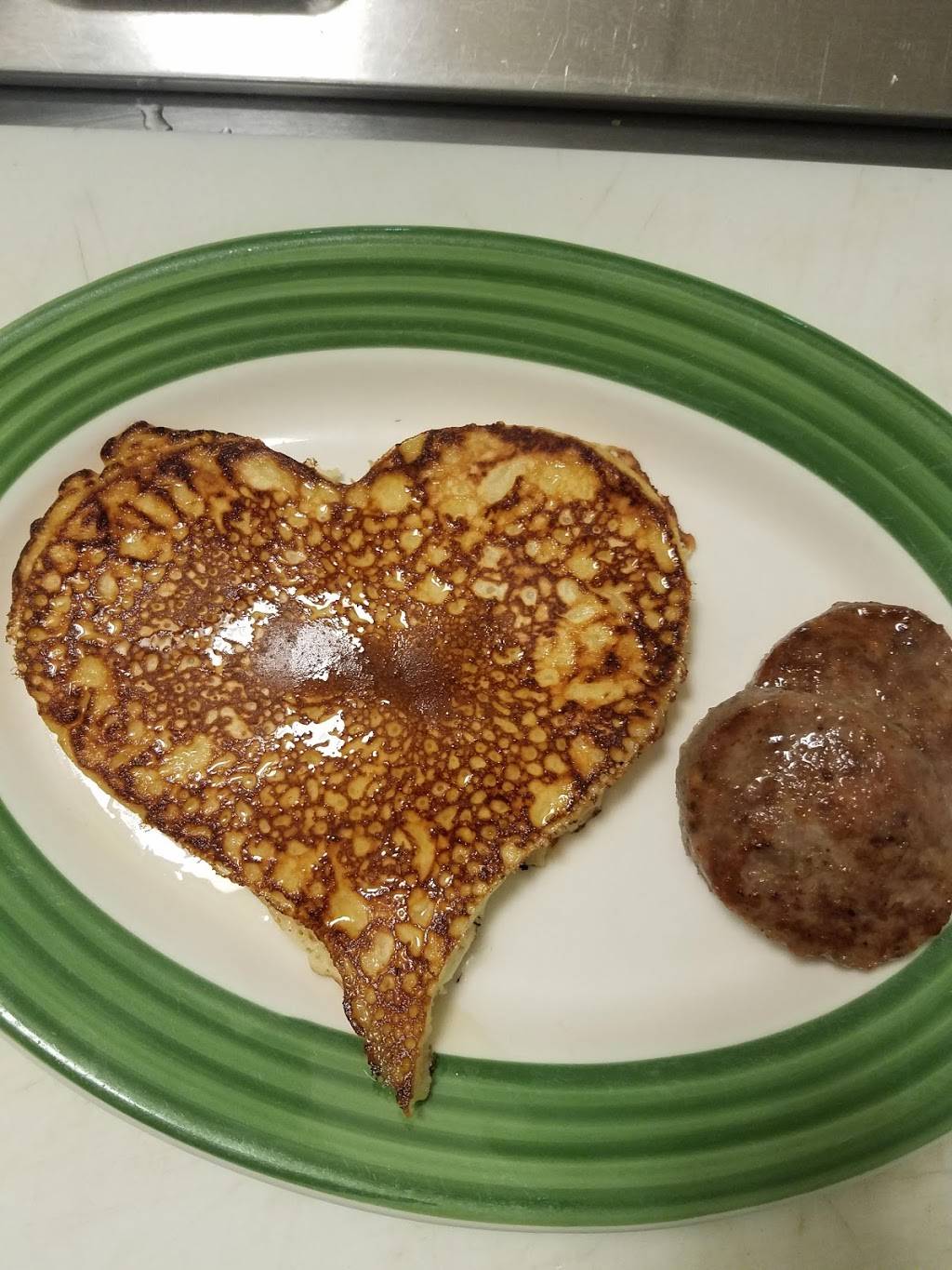 GINNYS PLACE | restaurant | 402 Wayne St, Niles, MI 49120, USA | 2696844175 OR +1 269-684-4175