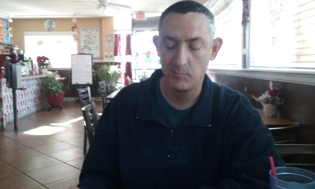 Delicious Burgers | restaurant | 44652 Sierra Hwy, Lancaster, CA 93534, USA | 6619423171 OR +1 661-942-3171