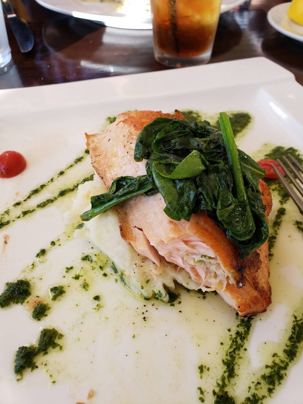 Louie Linguinis | restaurant | 660 Cannery Row, Monterey, CA 93940, USA | 8316488500 OR +1 831-648-8500