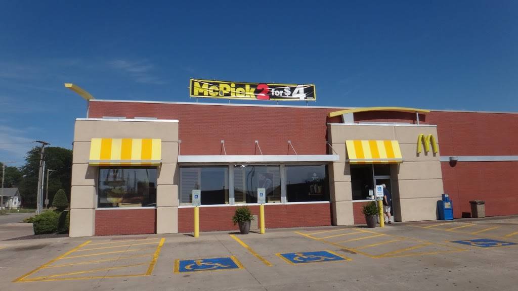 McDonalds | cafe | 1158 W Main St, Galesburg, IL 61401, USA | 3093431539 OR +1 309-343-1539