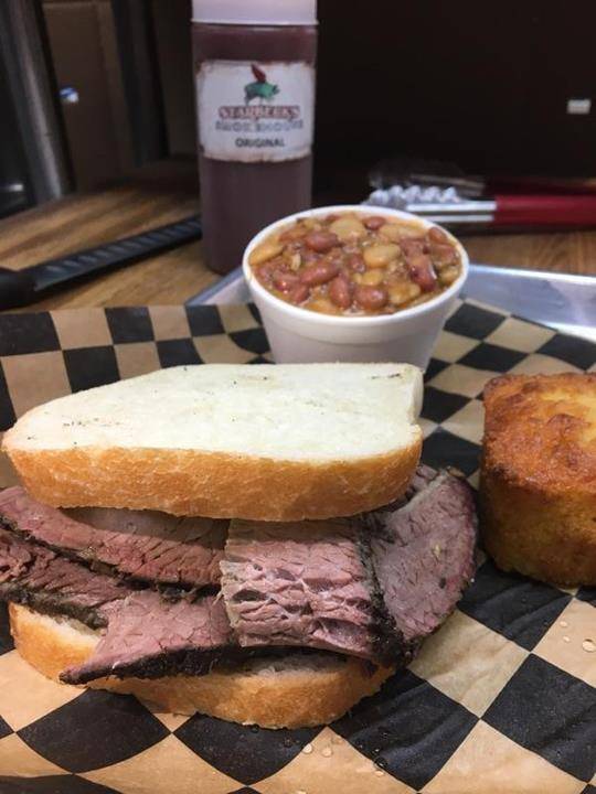 Starbecks Smokehouse | restaurant | 6826 University Ave, Cedar Falls, IA 50613, USA | 3192427119 OR +1 319-242-7119