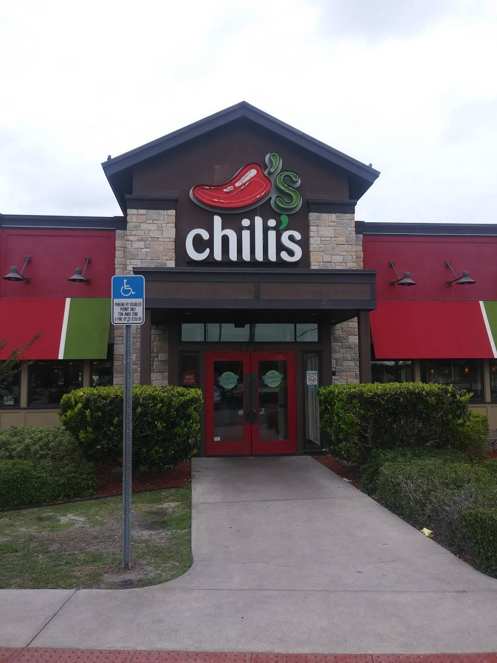 Chilis Grill & Bar | meal takeaway | 3750 Lakeside Village Ct, Lakeland, FL 33803, USA | 8636886210 OR +1 863-688-6210