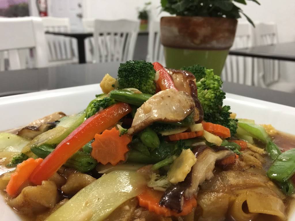 Screaming Carrots | restaurant | 826 W Hallandale Beach Blvd, Hallandale Beach, FL 33009, USA | 7544009614 OR +1 754-400-9614