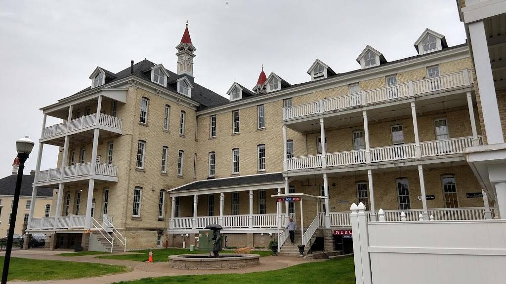 Red Spire Brunch House | restaurant | 800 Cottageview Dr Suite #30, Traverse City, MI 49684, USA | 2312524648 OR +1 231-252-4648