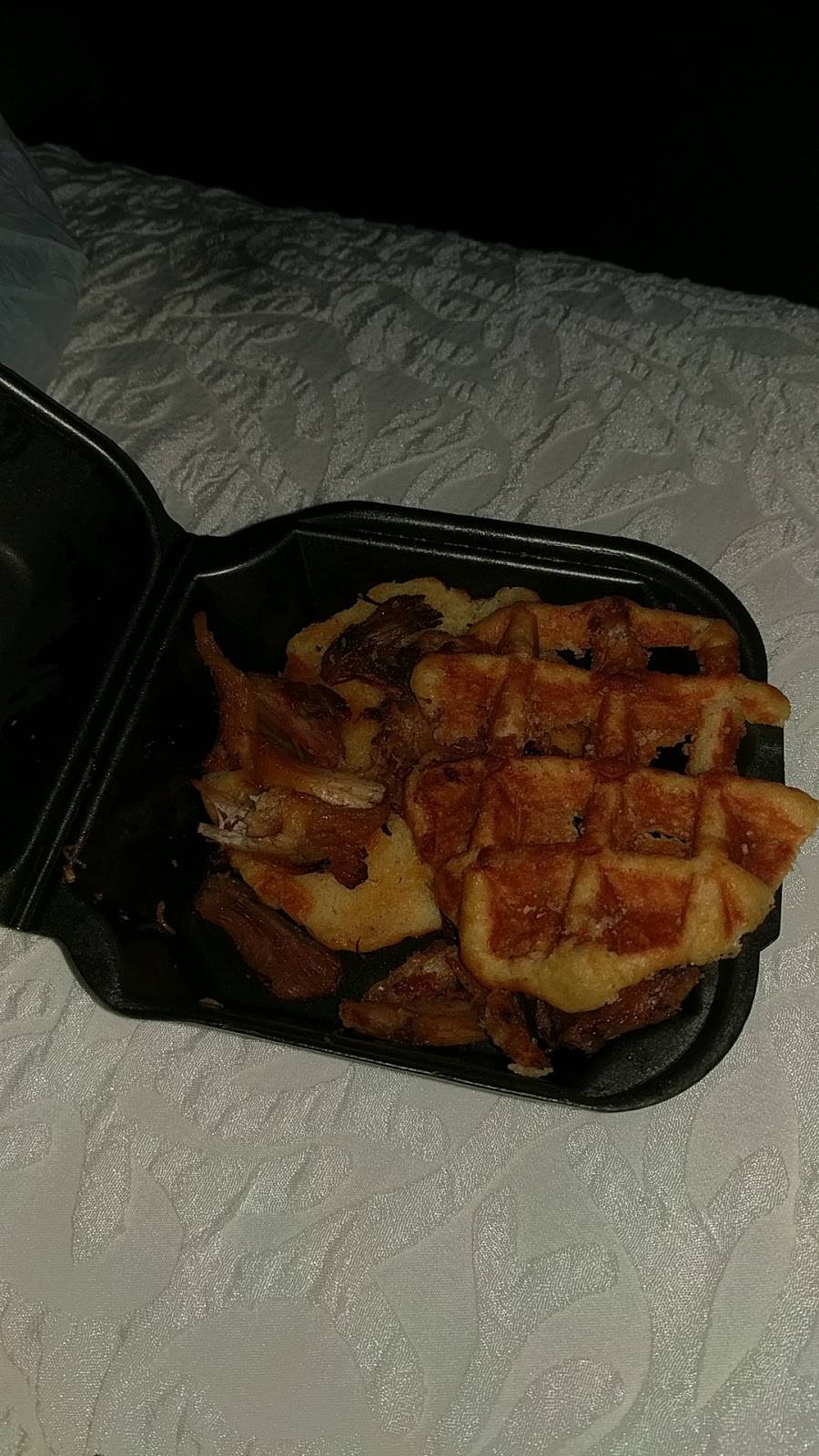 Zoners Pizza, Wings & Waffles | restaurant | 428 Mall Blvd, Brunswick, GA 31525, USA | 9125745931 OR +1 912-574-5931