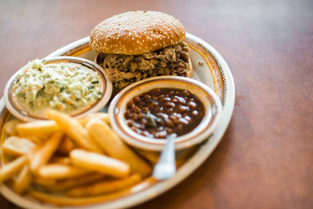 The Pig Bar-B-Q | restaurant | 14985 Old St Augustine Rd #108, Jacksonville, FL 32258, USA | 9043740393 OR +1 904-374-0393