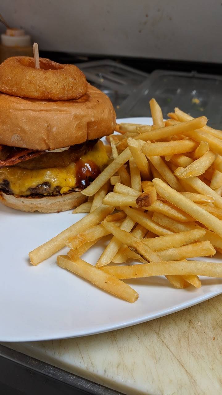 Mels Dive In | restaurant | 24335 CA-99, Acampo, CA 95220, USA | 2093342233 OR +1 209-334-2233