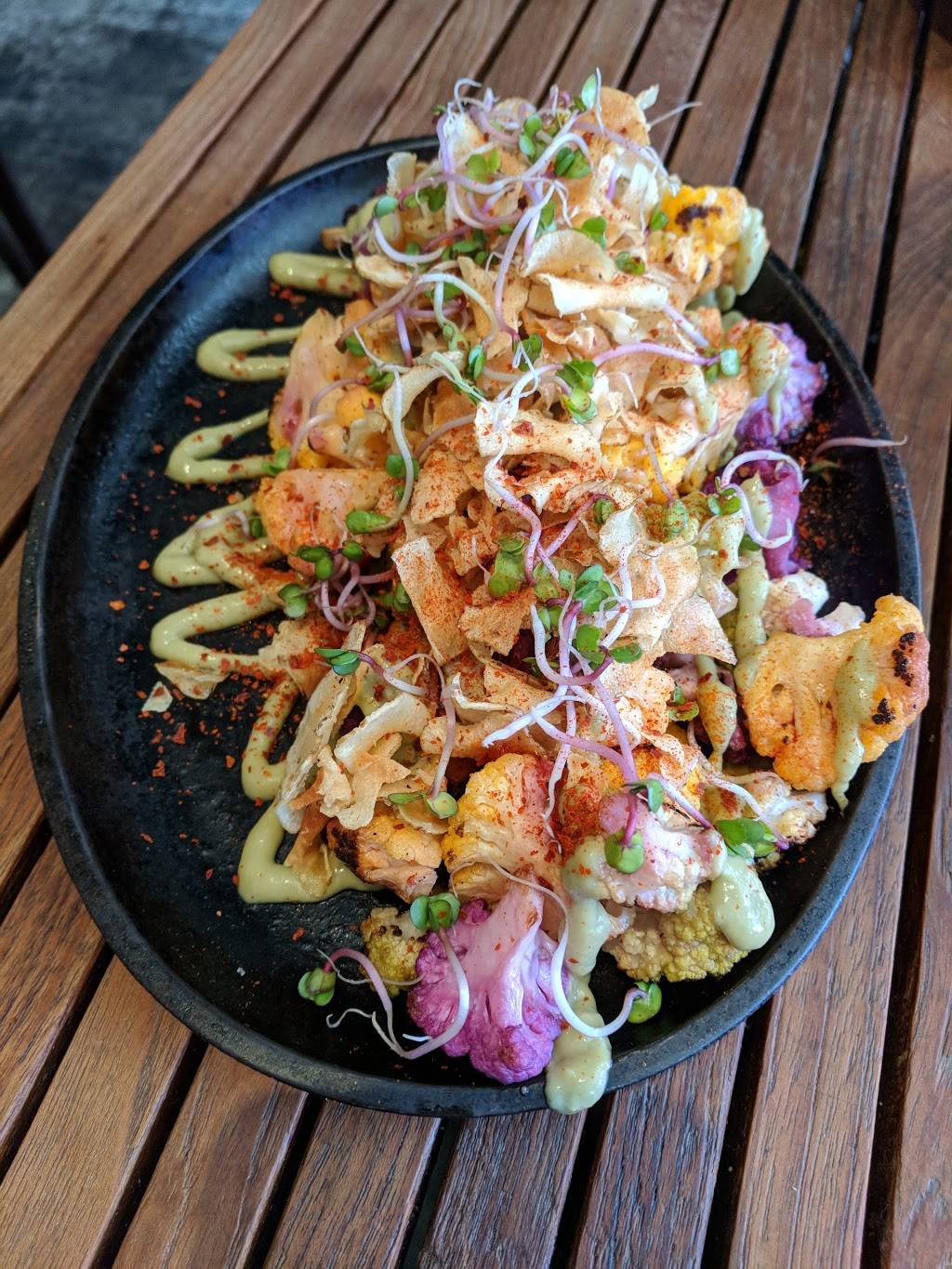 L & E Oyster Bar | restaurant | 1637 Silver Lake Blvd, Los Angeles, CA 90026, USA | 3236602255 OR +1 323-660-2255