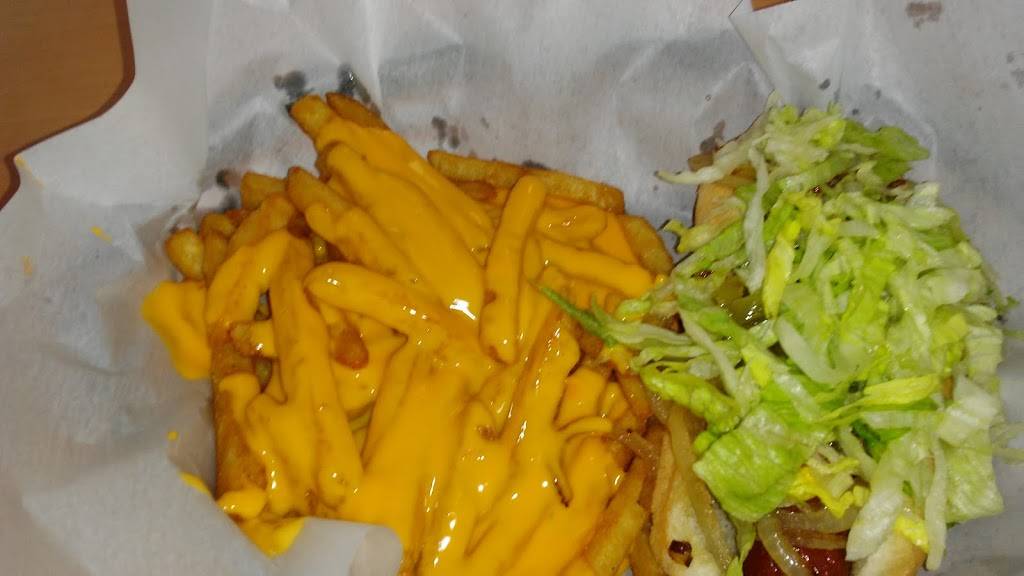 Waukegan Gyros | restaurant | 1120 Golf Rd, Waukegan, IL 60087, USA | 8477750286 OR +1 847-775-0286