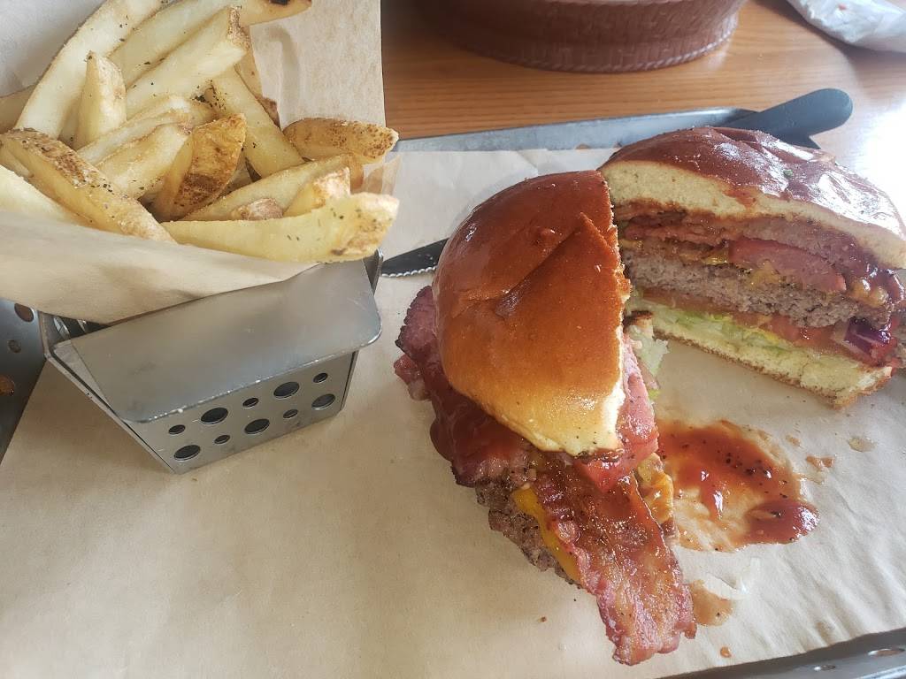 Chilis Grill & Bar | restaurant | 7910 Craft-Goodman Rd, Olive Branch, MS 38654, USA | 6628958899 OR +1 662-895-8899