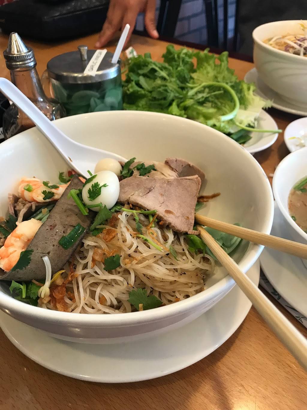 Pho Viet Cali | restaurant | 18111 Saticoy St, Reseda, CA 91335, USA | 8187571355 OR +1 818-757-1355