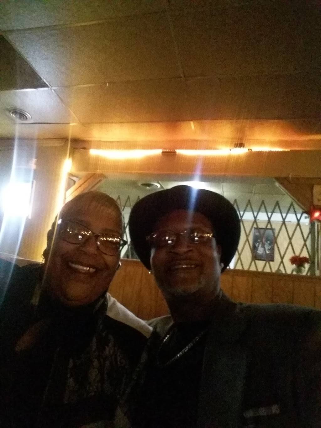 Bar BQ Express | restaurant | 3007 N Sherman Dr, Indianapolis, IN 46218, USA | 3175420710 OR +1 317-542-0710