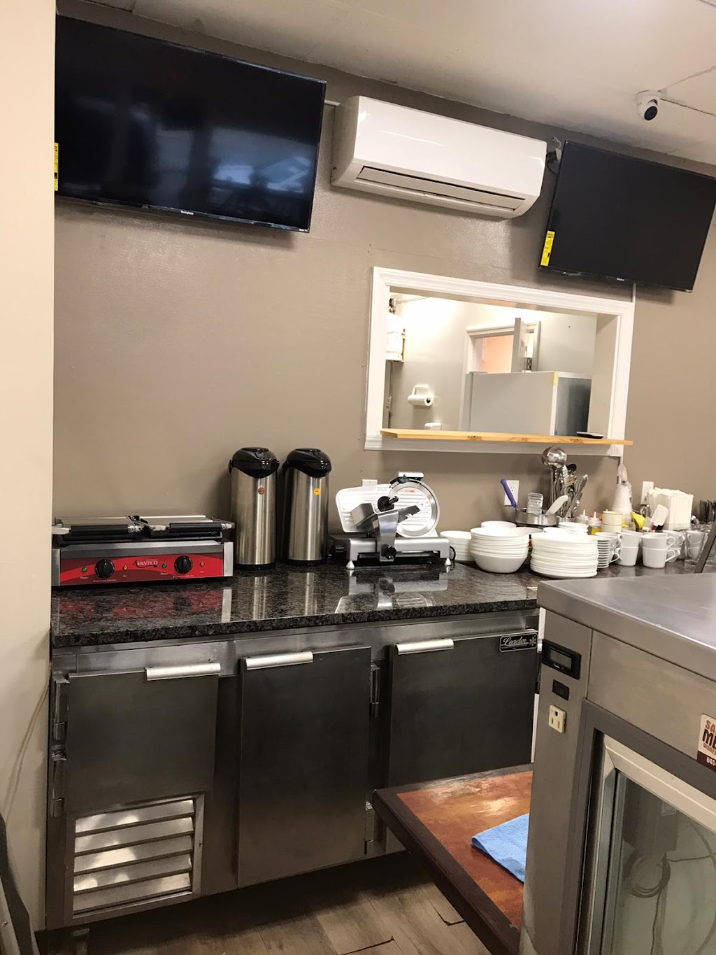 Grand Sabor Restaurant | restaurant | 301 Grand St, Paterson, NJ 07501, USA | 9733455869 OR +1 973-345-5869