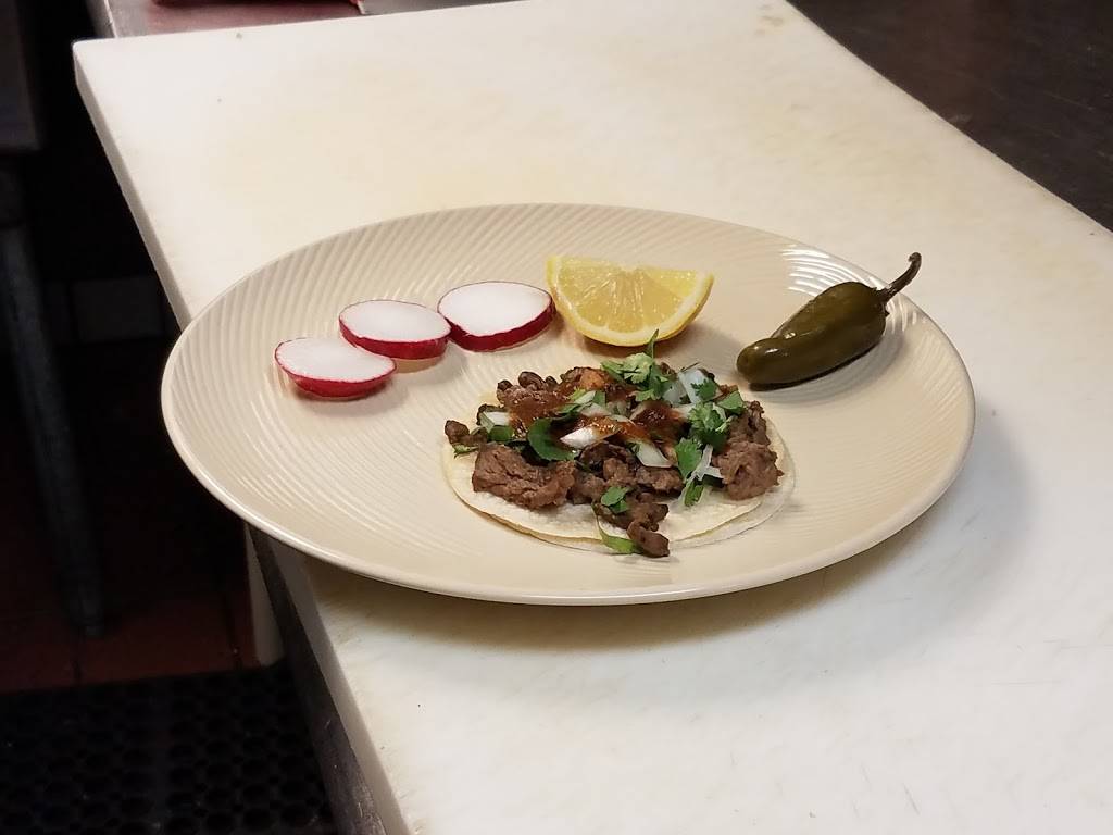 El Gallo Giro Tacos Y Mariscos | restaurant | 4800 Franklin Blvd, Sacramento, CA 95820, USA | 9168224142 OR +1 916-822-4142