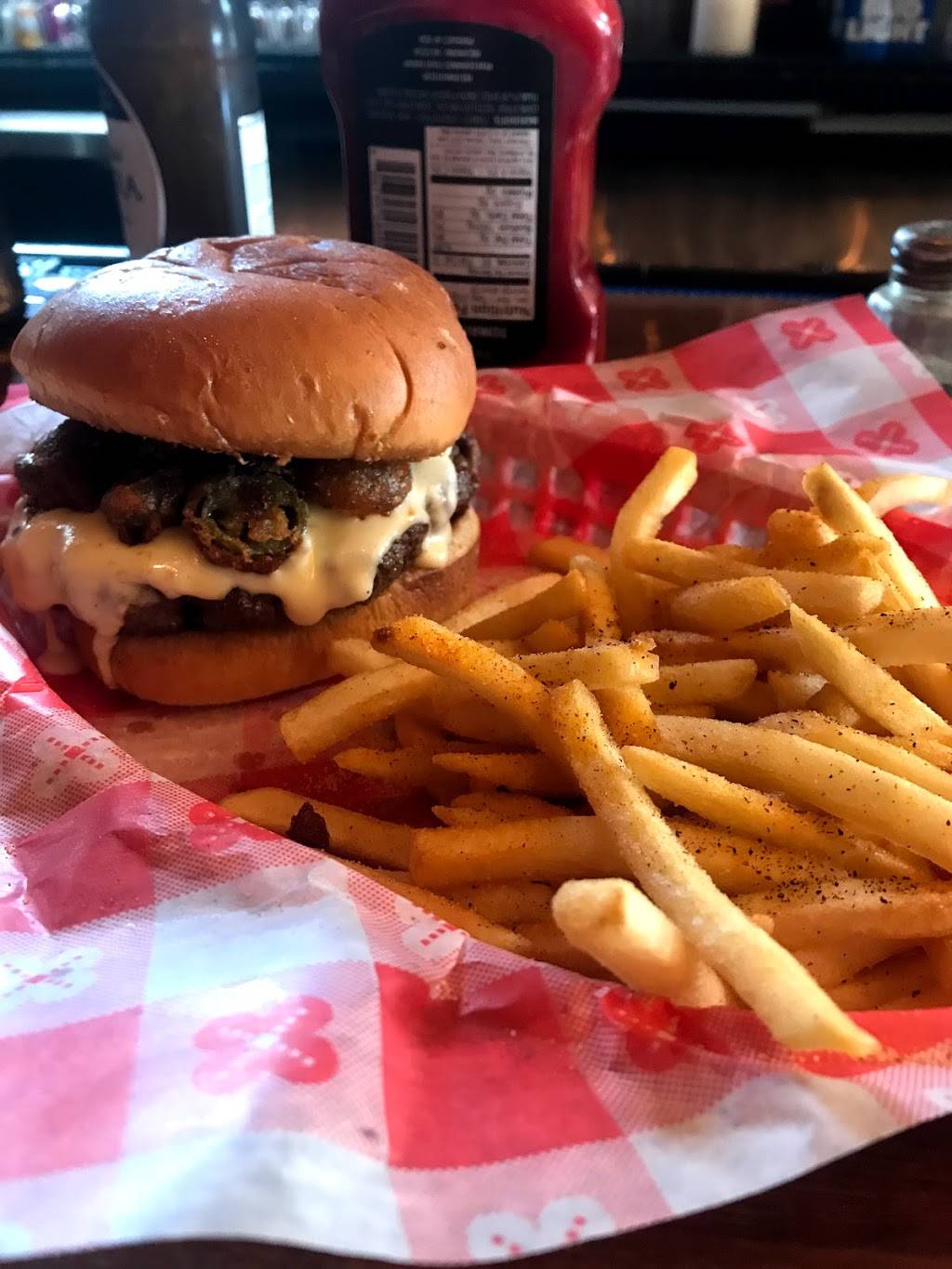 Good Luck Bar & Grill | restaurant | 2501 S 9th St, St. Louis, MO 63104, USA | 3148335825 OR +1 314-833-5825