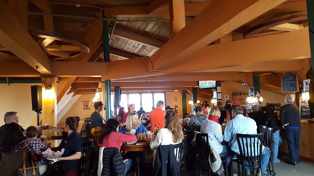 Summit Lodge | restaurant | 39 Mount Snow Road, West Dover, VT 05356, USA | 8024641100 OR +1 802-464-1100