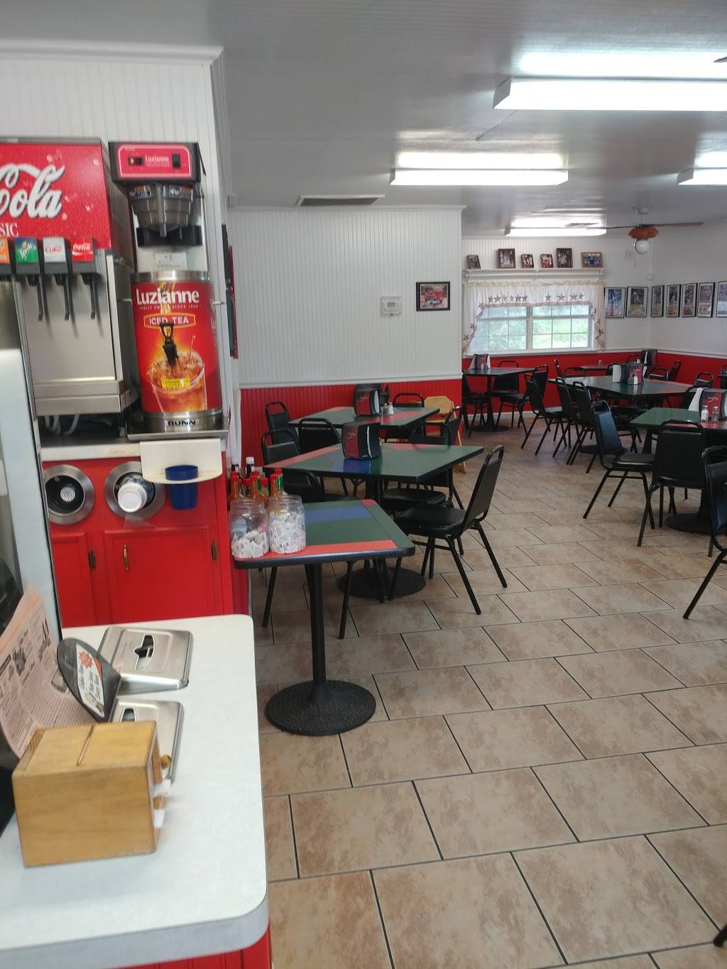 Carlas Snak Shak | meal takeaway | 323 S Main St, Highlands, TX 77562, USA | 2814263709 OR +1 281-426-3709