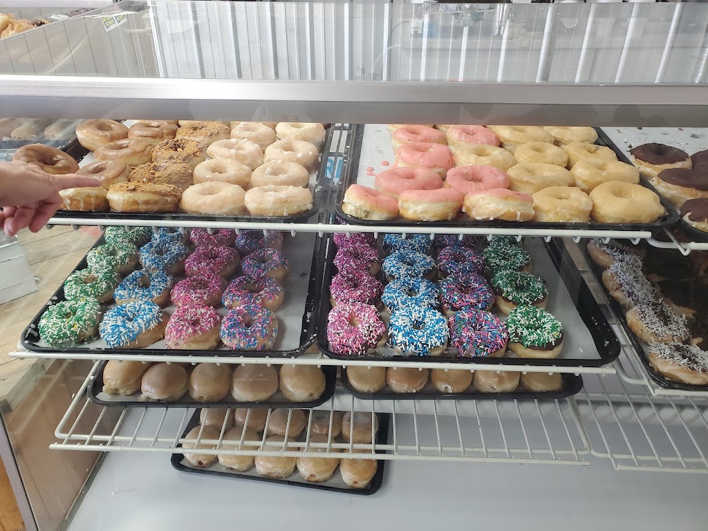 Daylight Donuts | restaurant | 31 E Dame Ave, Homerville, GA 31634, USA | 9124872045 OR +1 912-487-2045