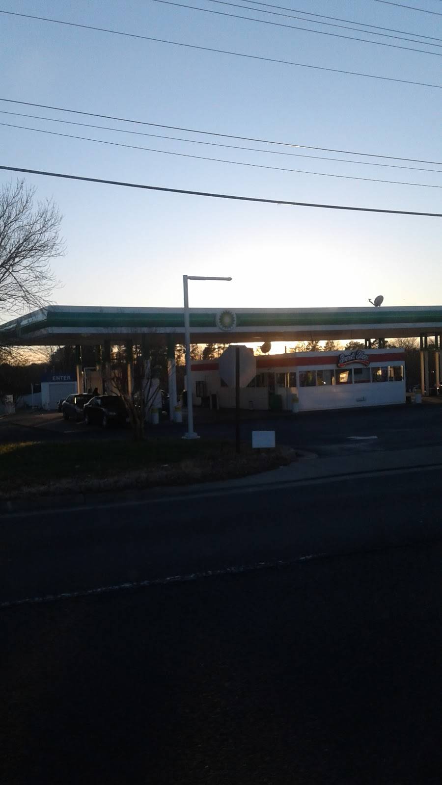 BP | restaurant | 5737 Hull Street Rd, Richmond, VA 23224, USA | 8047456111 OR +1 804-745-6111