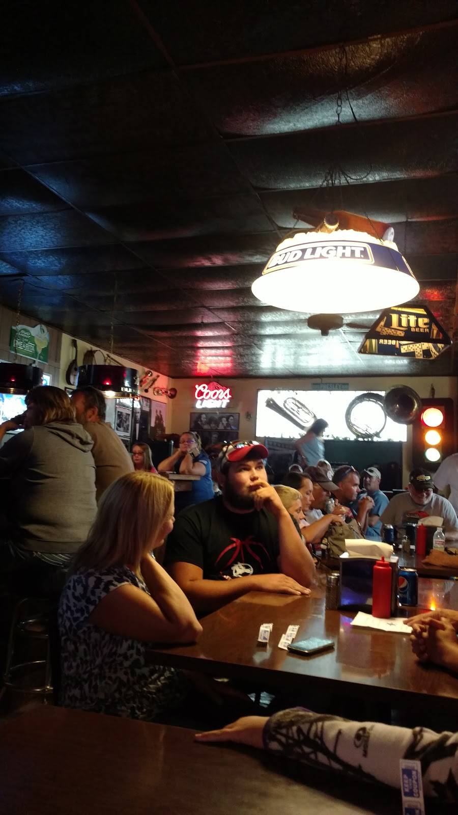 Grand Avenue Bar & Grill | restaurant | 101 Grand Ave, Barneston, NE 68309, USA | 4026749902 OR +1 402-674-9902