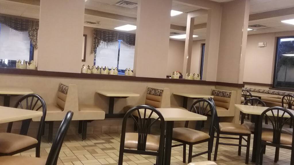 Burger King | restaurant | 126 Old Tower Hill Rd, Wakefield, RI 02879, USA | 4017897479 OR +1 401-789-7479