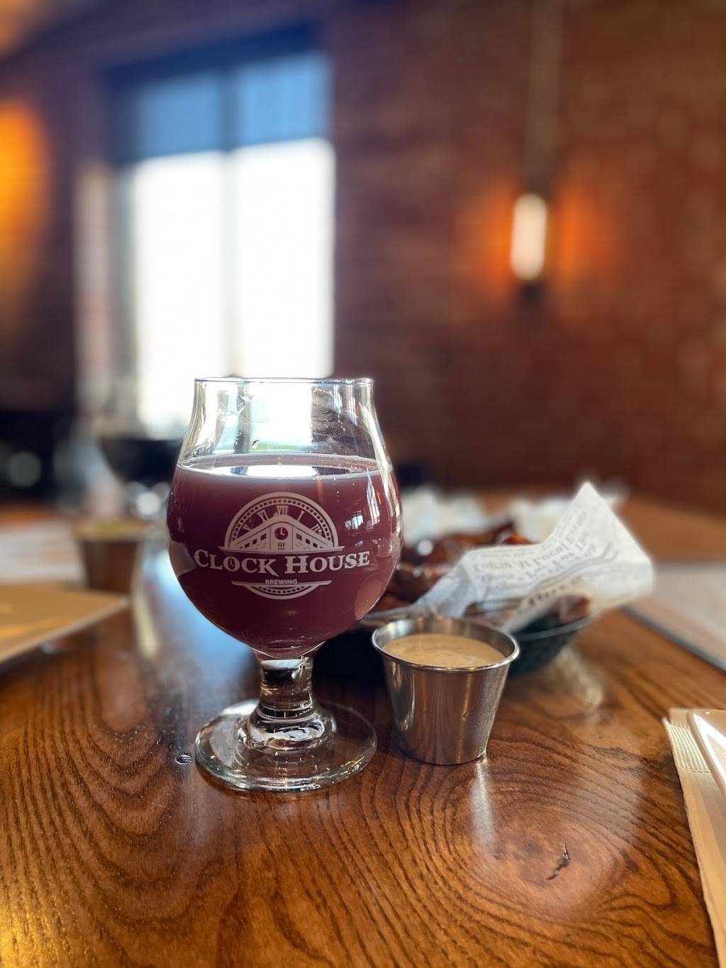 Clock House Brewing | restaurant | 600 1st St SE, Cedar Rapids, IA 52401, USA | 3192004099 OR +1 319-200-4099