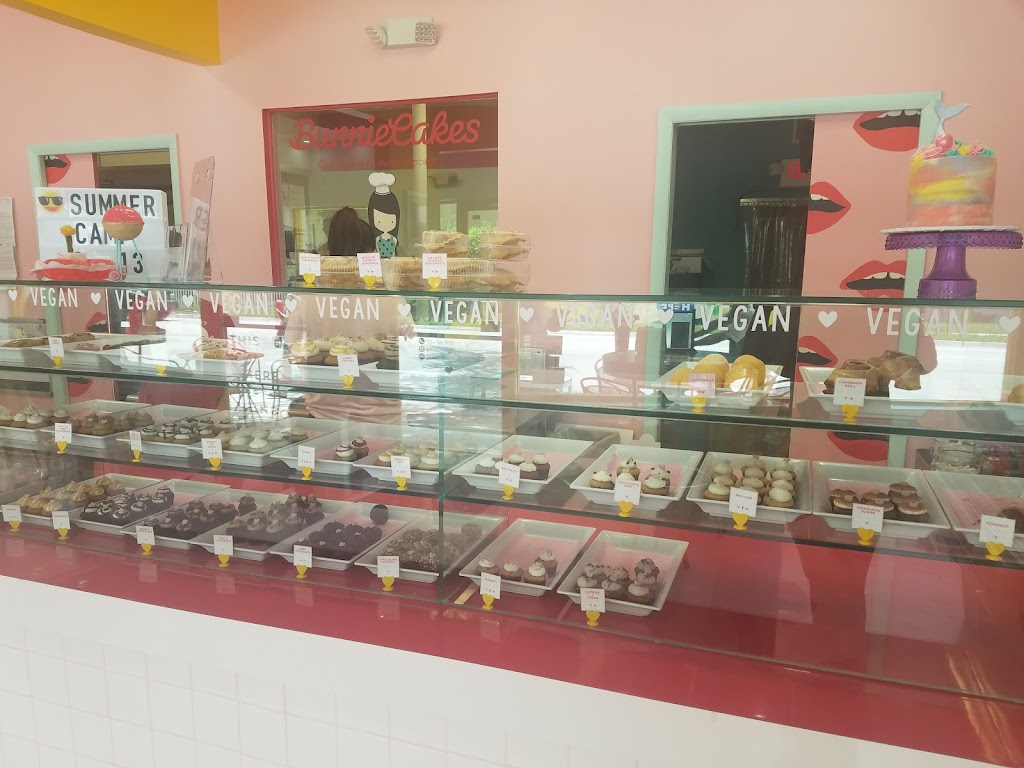Bunnie Cakes | bakery | 8450 NW 53rd St Suite H101, Doral, FL 33166, USA | 7865773243 OR +1 786-577-3243