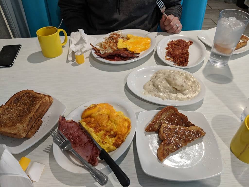 The Breakfast Joynt | restaurant | 6245 E Bell Rd, Scottsdale, AZ 85254, USA | 4806649373 OR +1 480-664-9373