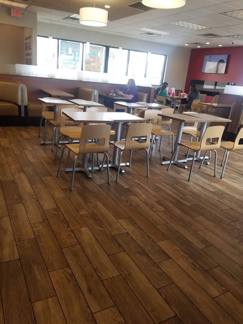 Wendys | restaurant | 4902 E Ray Rd, Phoenix, AZ 85044, USA | 4808938806 OR +1 480-893-8806