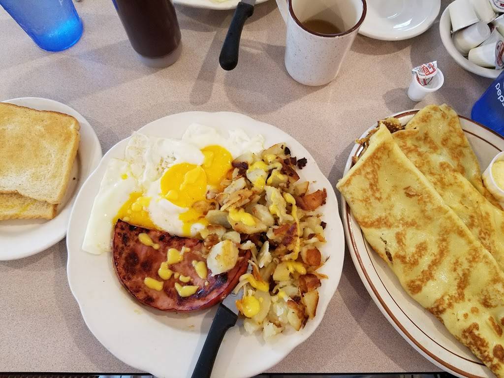 Four Star Family Restaurant | restaurant | 2911 8th St S, Wisconsin Rapids, WI 54494, USA | 7154244554 OR +1 715-424-4554