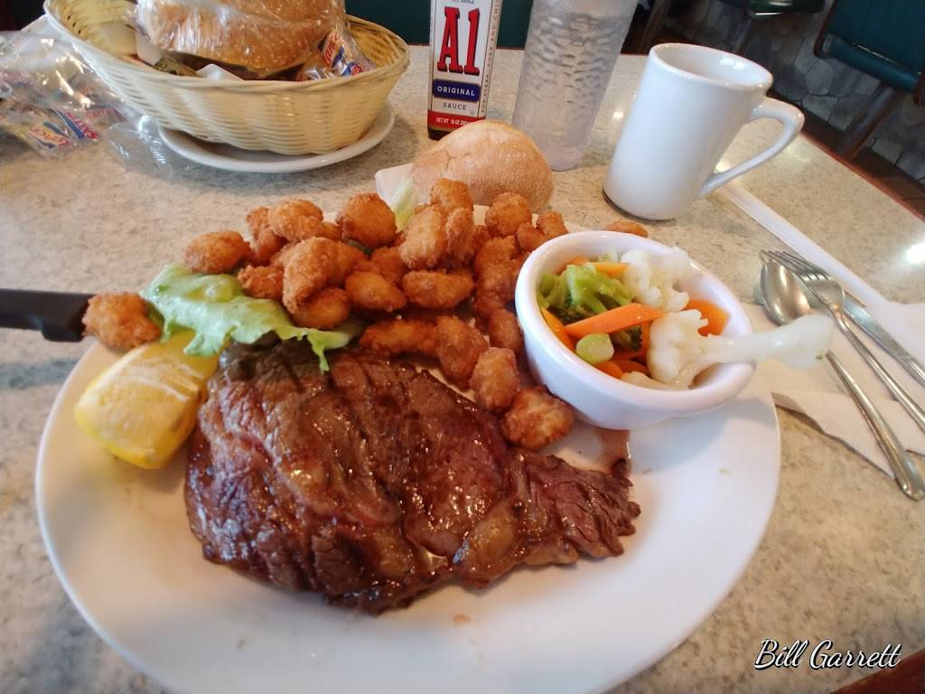 Full Moon Family Restaurant | restaurant | 1300 Skokie Hwy, Lake Bluff, IL 60044, USA | 8476890733 OR +1 847-689-0733