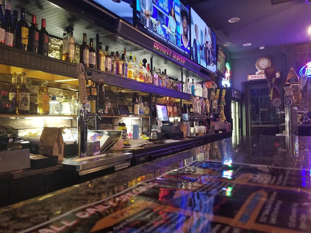 Up a Creek Tavern | restaurant | 4793 E Market St, Warren, OH 44484, USA | 3308565135 OR +1 330-856-5135