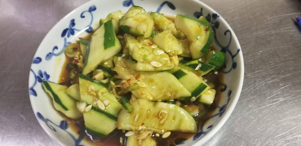 Ginger Root | restaurant | 9 Main St, East Hartford, CT 06118, USA | 8605681583 OR +1 860-568-1583