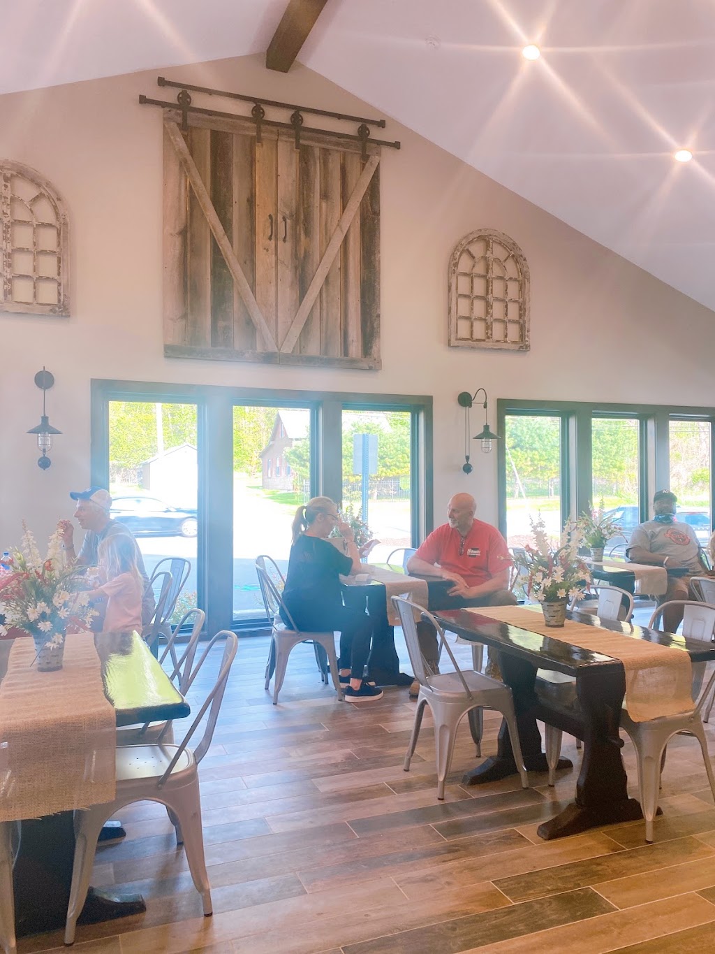 The Farmhouse | restaurant | 3117 NY-22, Patterson, NY 12563, USA | 8452865167 OR +1 845-286-5167