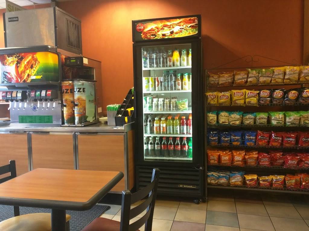 Subway | restaurant | 1799 E 10th St, Bloomington, IN 47408, USA | 8123233500 OR +1 812-323-3500