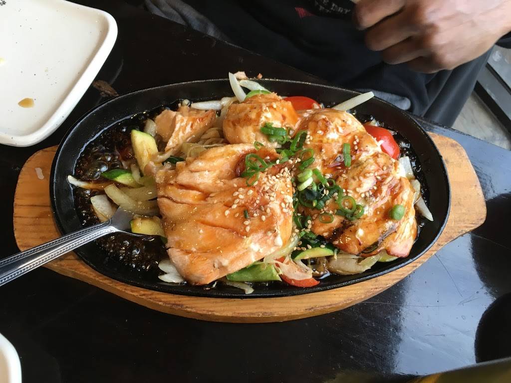 Mama Satto Sushi restaurant | restaurant | 715 N University Ave, Ann Arbor, MI 48104, USA | 7342133044 OR +1 734-213-3044