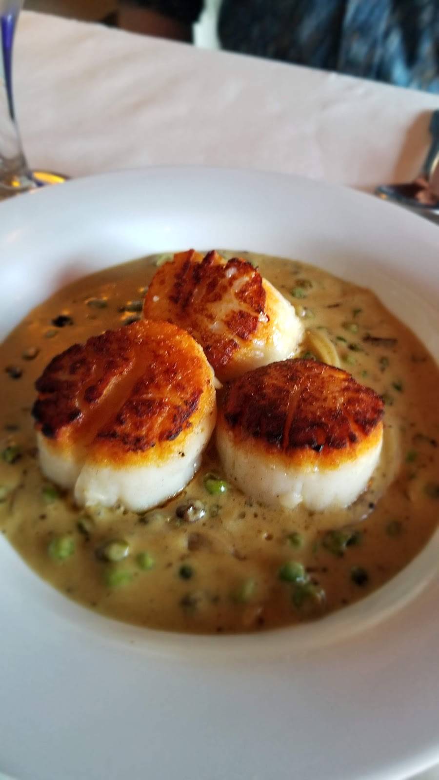 Landmark | restaurant | 2810, 28 E Grand Ave, Old Orchard Beach, ME 04064, USA | 2079340156 OR +1 207-934-0156